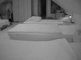Voyeurcam-julmodels-bed-3  live sex cam