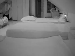Voyeurcam-julmodels-bed-3  live sex cam