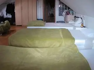 Voyeurcam-julmodels-bed-3  live sex cam