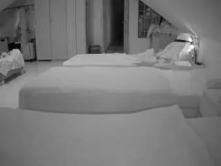 Voyeurcam-julmodels-bed-3  live sex cam