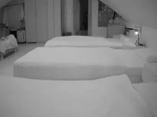 Voyeurcam-julmodels-bed-3  live sex cam