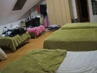 Voyeurcam-julmodels-bed-3  live sex cam
