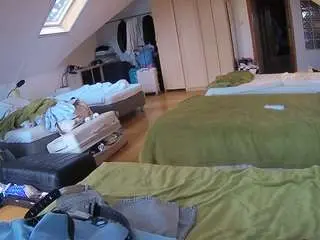 Voyeurcam-julmodels-bed-3  live sex cam