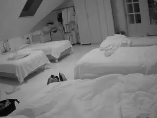Voyeurcam-julmodels-bed-3  live sex cam