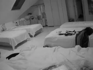 Voyeurcam-julmodels-bed-3  live sex cam