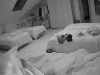 Voyeurcam-julmodels-bed-3  live sex cam