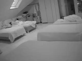 Voyeurcam-julmodels-bed-3  live sex cam