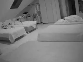 Voyeurcam-julmodels-bed-3  live sex cam