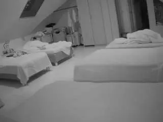 Voyeurcam-julmodels-bed-3  live sex cam