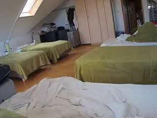 Voyeurcam-julmodels-bed-3  live sex cam