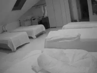 Voyeurcam-julmodels-bed-3  live sex cam