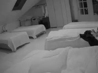 Voyeurcam-julmodels-bed-3  live sex cam