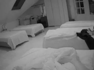 Voyeurcam-julmodels-bed-3  live sex cam