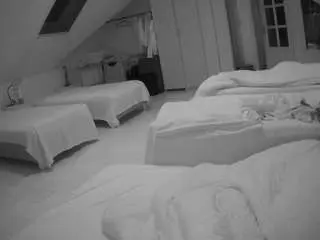 Voyeurcam-julmodels-bed-3  live sex cam