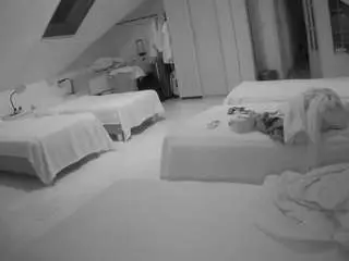 Voyeurcam-julmodels-bed-3  live sex cam