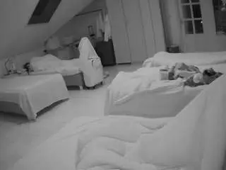 Voyeurcam-julmodels-bed-3  live sex cam