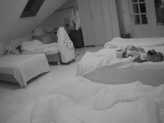Voyeurcam-julmodels-bed-3  live sex cam