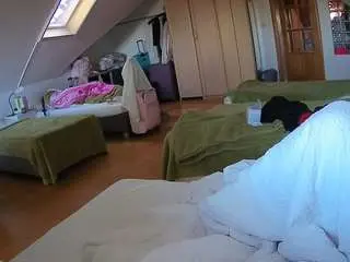 Voyeurcam-julmodels-bed-3  live sex cam