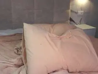 Yelenakevin  live sex cam