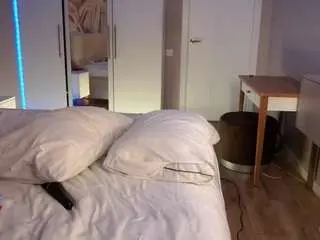 Yelenakevin  live sex cam