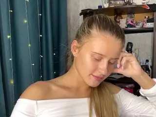 Krystlegraver  live sex cam