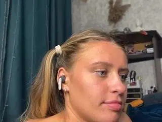 Krystlegraver  live sex cam