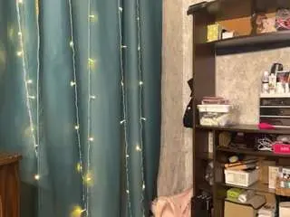 Krystlegraver  live sex cam
