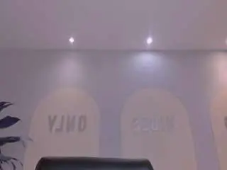 Lisaflowers1  live sex cam