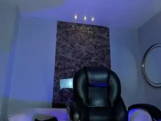 Lisaflowers1  live sex cam