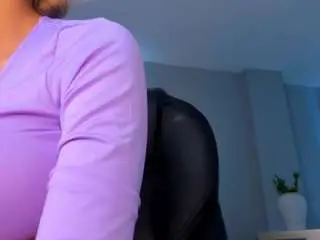 Lisaflowers1  live sex cam