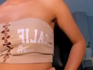 Lisaflowers1  live sex cam
