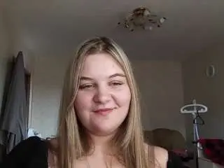 Maisiegirod  live sex cam