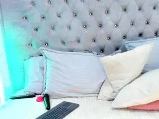 Alexawiild  live sex cam