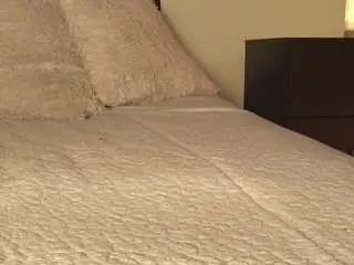 Hairyparadise  live sex cam