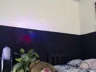 Reichell-schmit  live sex cam