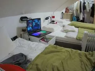 Voyeurcam-julmodels-bed-4  live sex cam