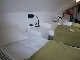 Voyeurcam-julmodels-bed-4  live sex cam