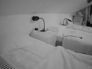 Voyeurcam-julmodels-bed-4  live sex cam