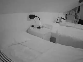 Voyeurcam-julmodels-bed-4  live sex cam