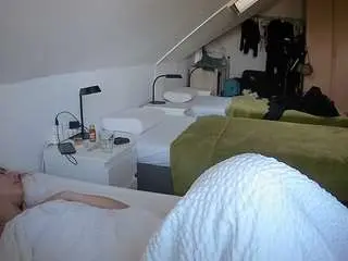 Voyeurcam-julmodels-bed-4  live sex cam