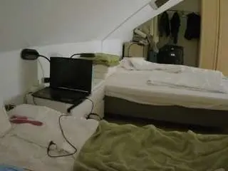 Voyeurcam-julmodels-bed-4  live sex cam