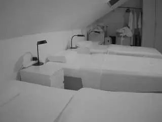 Voyeurcam-julmodels-bed-4  live sex cam