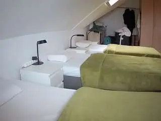 Voyeurcam-julmodels-bed-4  live sex cam