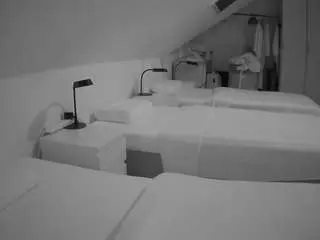 Voyeurcam-julmodels-bed-4  live sex cam