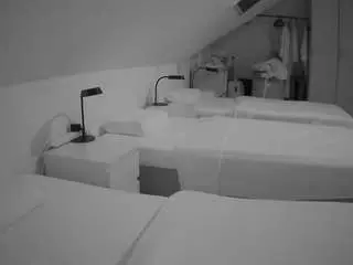 Voyeurcam-julmodels-bed-4  live sex cam