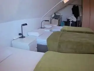 Voyeurcam-julmodels-bed-4  live sex cam