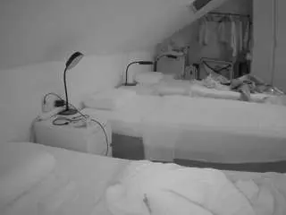 Voyeurcam-julmodels-bed-4  live sex cam