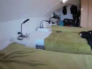 Voyeurcam-julmodels-bed-4  live sex cam