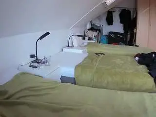 Voyeurcam-julmodels-bed-4  live sex cam