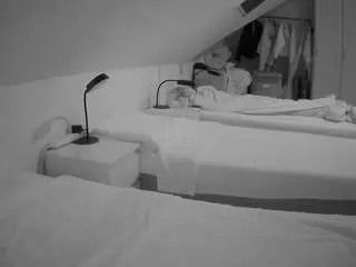 Voyeurcam-julmodels-bed-4  live sex cam